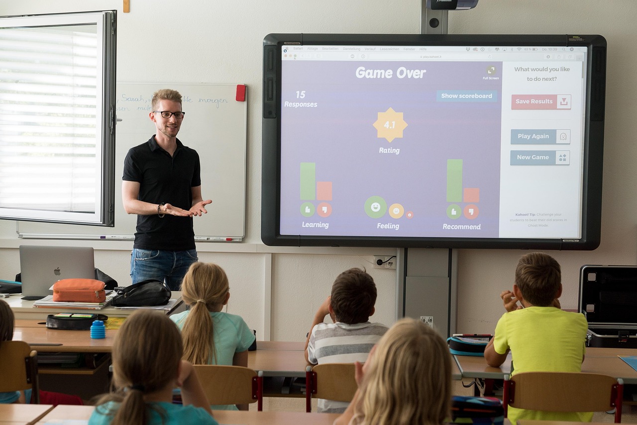 Teaching kids to read the digital world